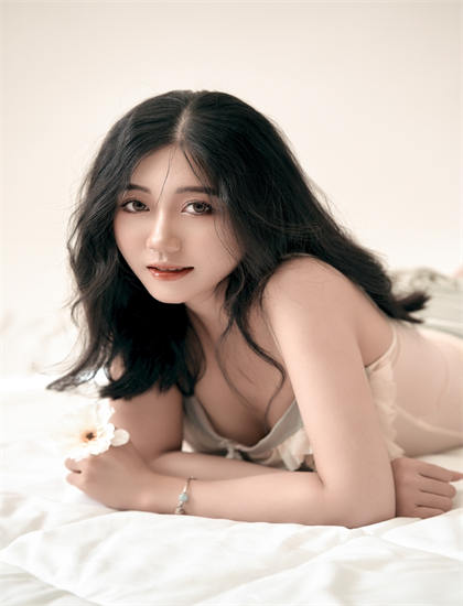 深入探讨：《你那好冷的小手》的视觉特效与美术设计——带你了解不为人知的细节